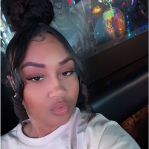 Meet your Posher, Chessica